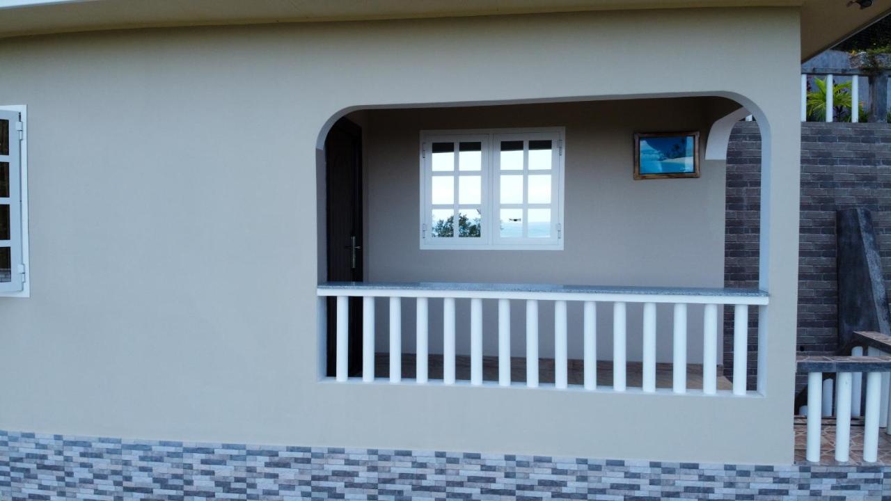 Exotic Guest House Anse Volbert Village  Exterior photo